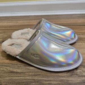 UGG Pearl Iridescent slippers, size US 6